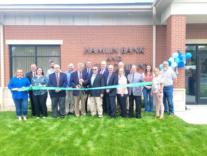 Hamlin Bank and Trust Co. celebrates opening of St. Marys location