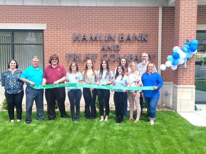 Hamlin Bank and Trust Co. celebrates opening of St. Marys location