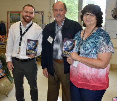 Ruritans donate books to Moneta Elementary