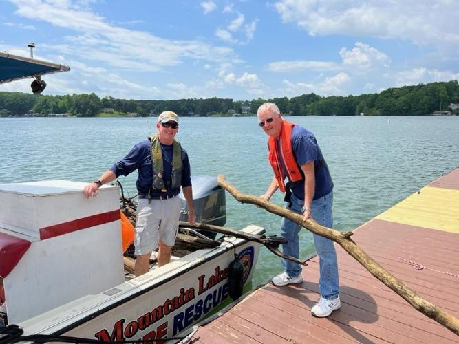 Volunteers pull 8.8 tons of debris from Smith Mountain Lake