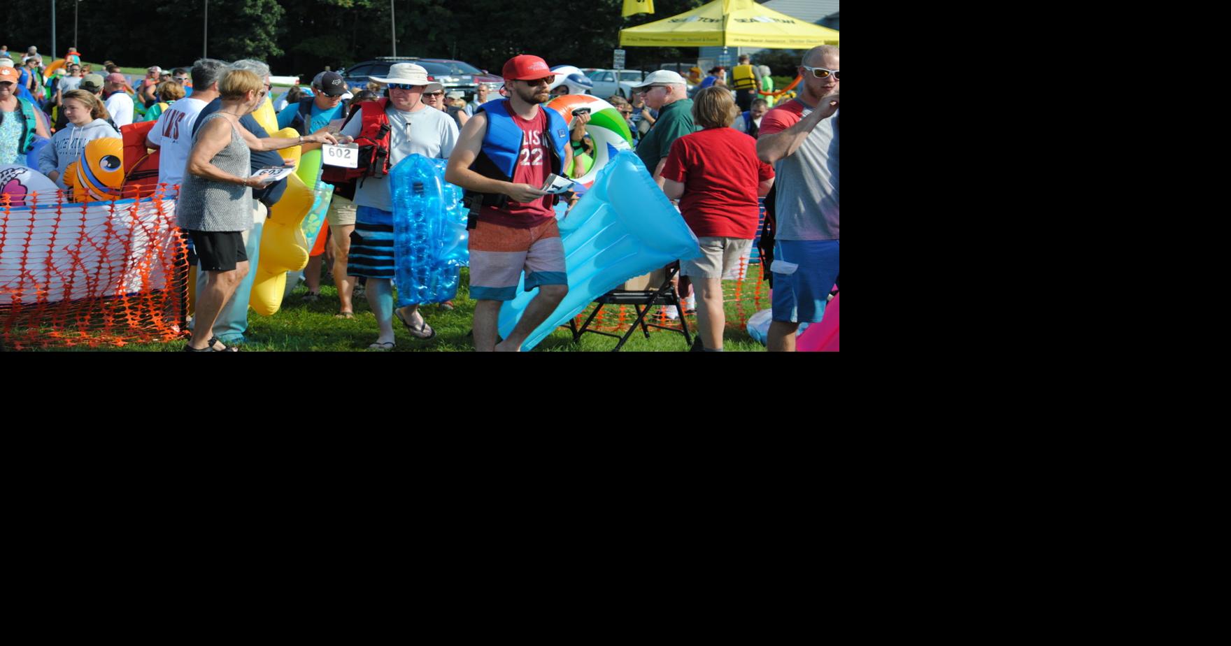 More than 1,250 floaters attempt world record