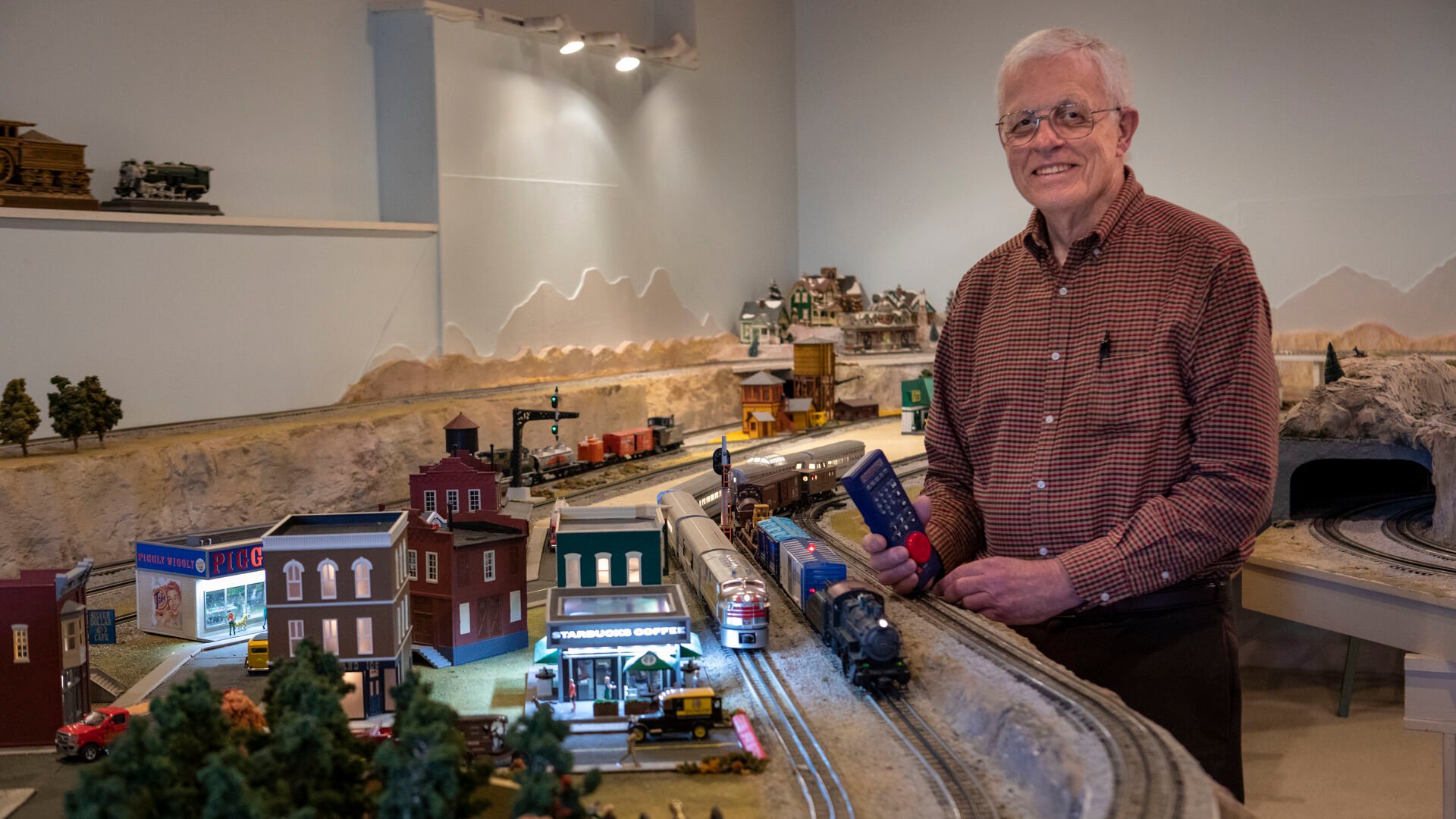 O scale cheap model train layouts