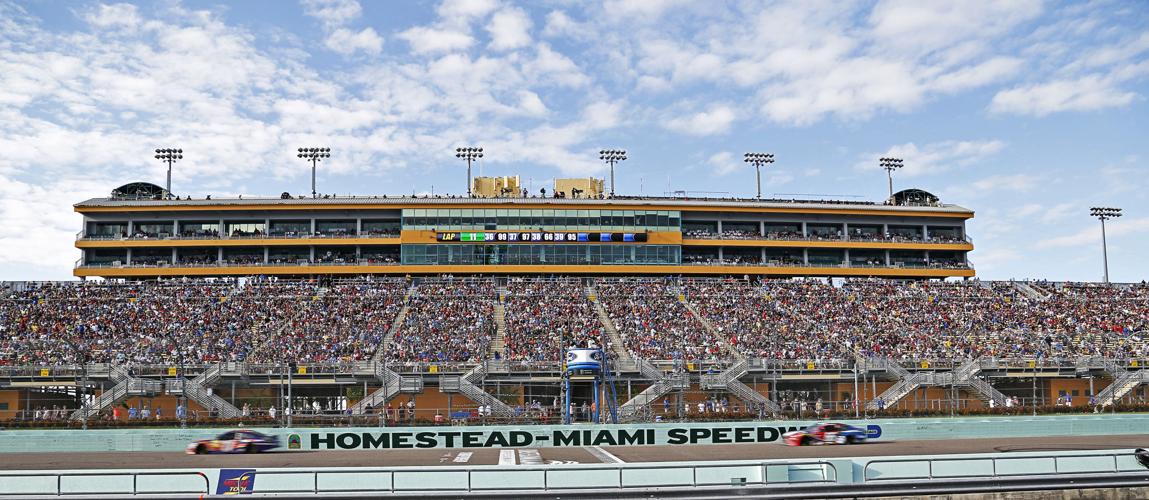 Championship racing at the Homestead-Miami Speedway