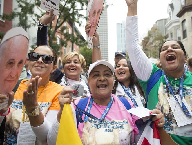 Massive lines leave people in limbo while waiting to see Pope Francis