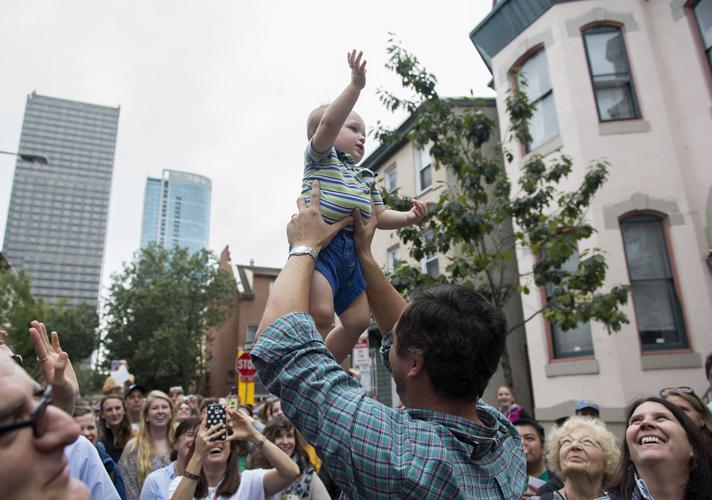 Massive lines leave people in limbo while waiting to see Pope Francis