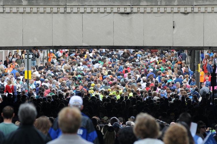 Massive lines leave people in limbo while waiting to see Pope Francis