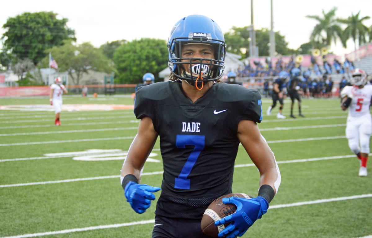 Durham Throws 3 Tds South Dade Rolls 37 0 Sports