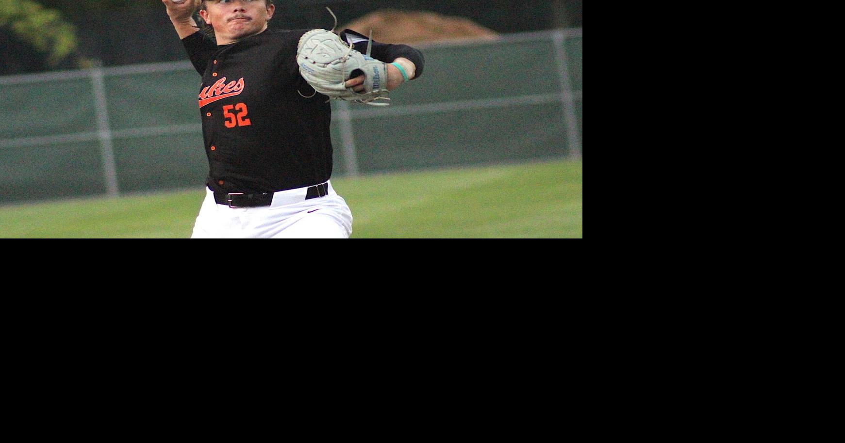 Dundas snaps losing streak with victory at Lakeville