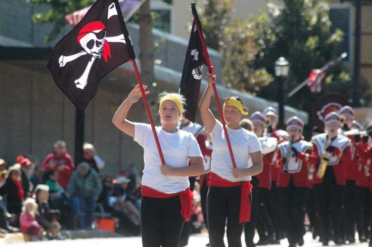 'People's Choice' Worthington parades away with top honors News