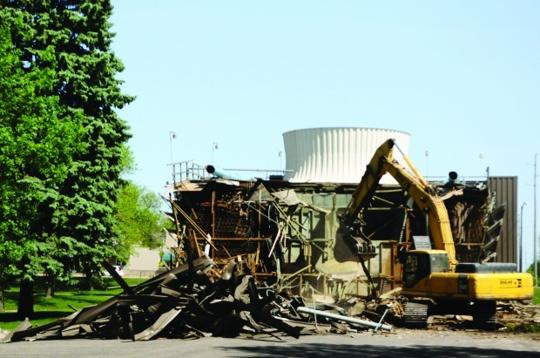 owatonna-public-utilities-demolishes-cooling-towers-local