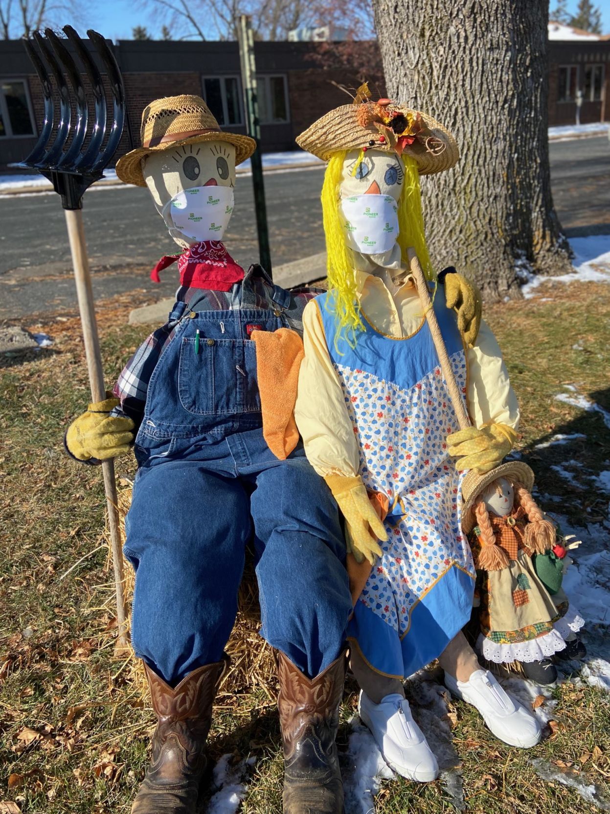 Scarecrow contest showcases creativity | News | southernminn.com