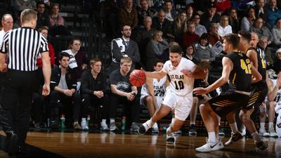 St Olaf Basketball Men S Basketball Wins With 3 Pointer At The