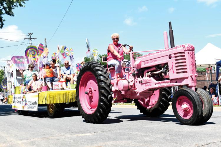 Thousands celebrate Fourth of July the oldfashioned way in Blooming