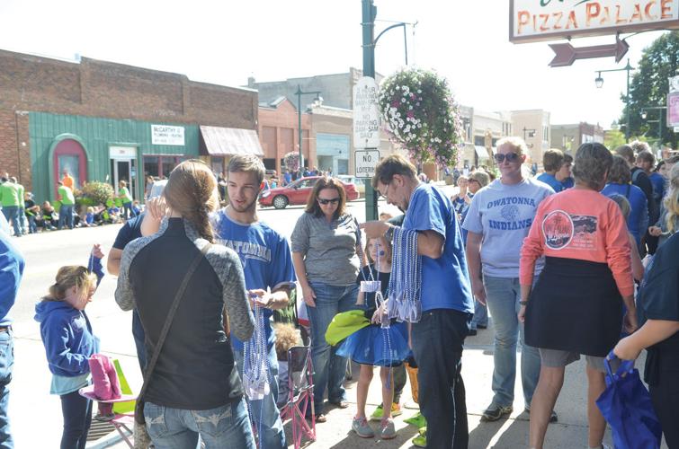 Sunny skies and massive crowds for Owatonna's parade Friday