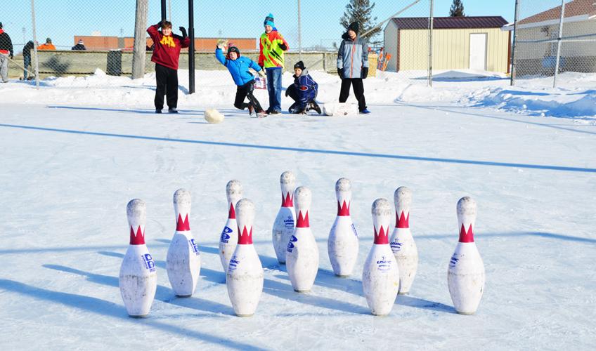Frigid temperatures keep many from Blooming Prairie Chamber Broomball