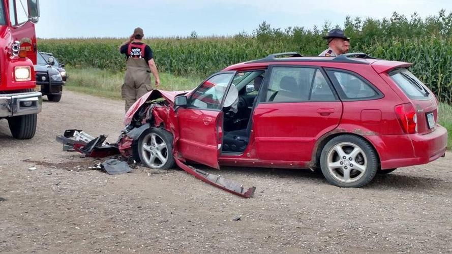Le Sueur County Sheriff's deputy, teen injured in crash News