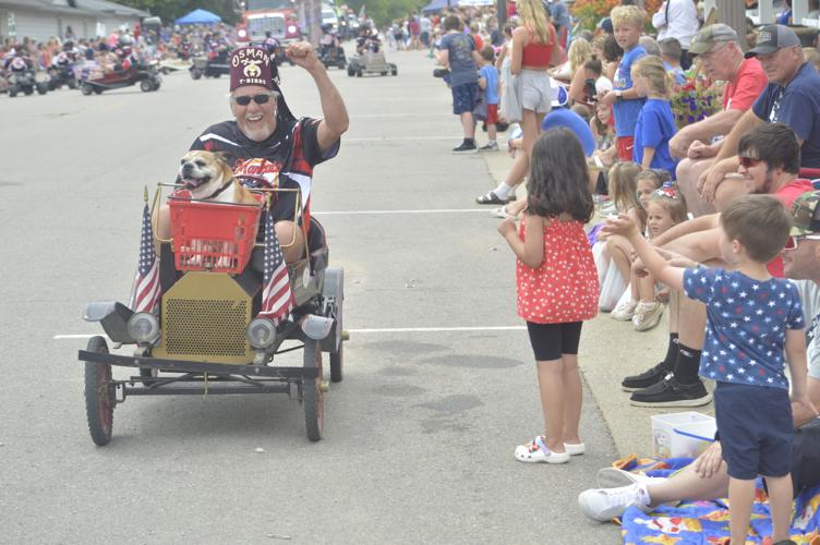 PHOTOS Hundreds flock to Elysian for flagwaving Fourth of July News