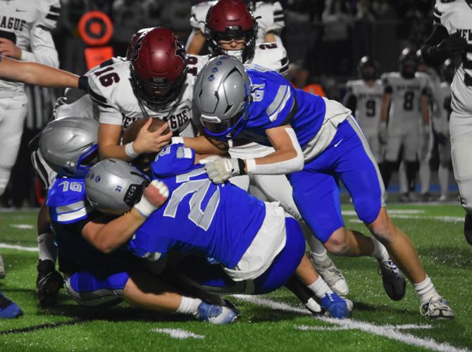 Huskies edge out victory against Trojans to move on to section ...
