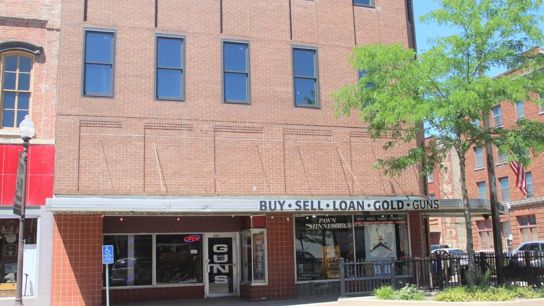 Pawn store proprietor says trash location at redevelopment will carry foul odors, rodents | Information