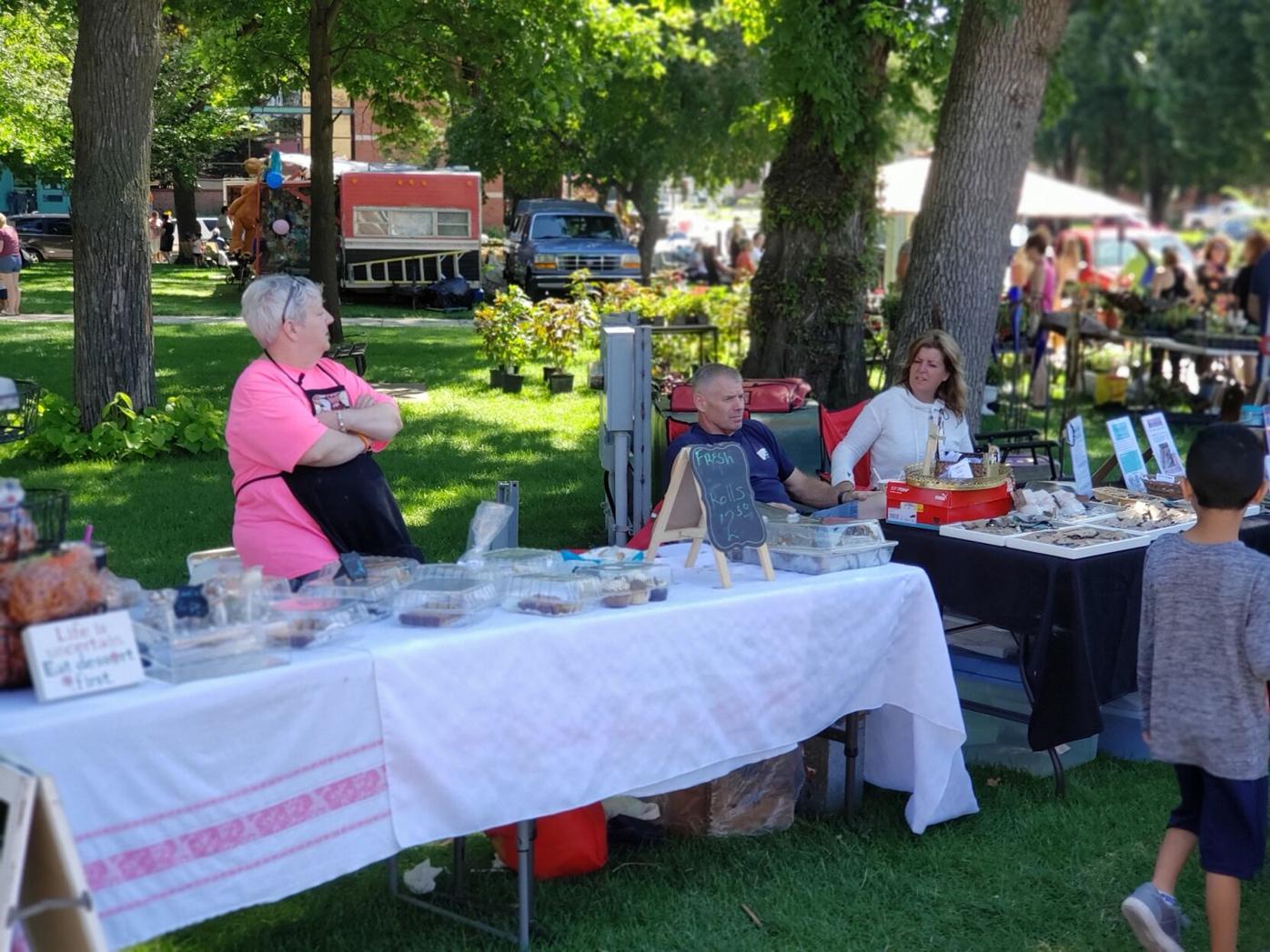 Owatonna Farmers Market Scene