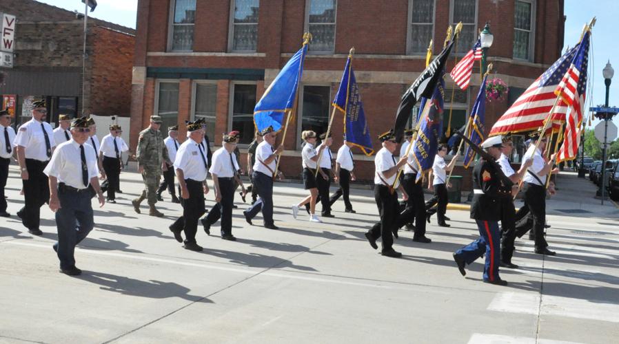 Le Center Legion and VFW honor fallen veterans during Memorial Day
