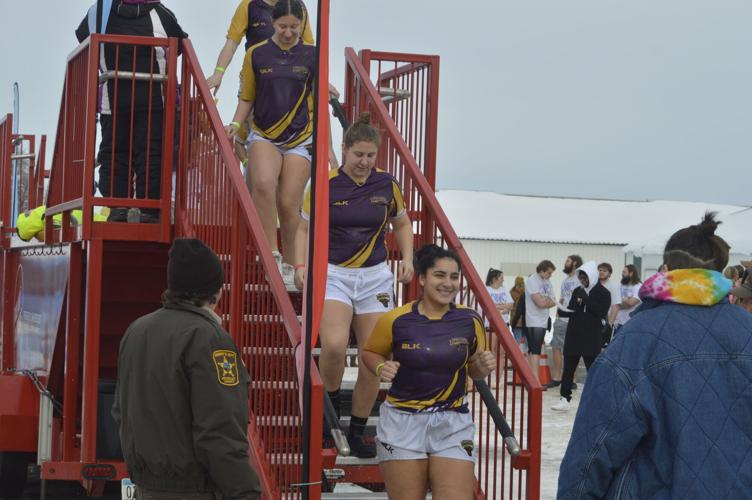 Hundreds dive in for St. Peter Polar Plunge News