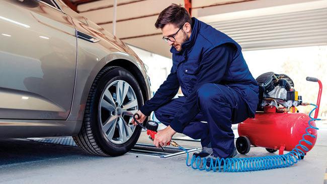 Roll Through Summer Safely: 7 tips for safe seasonal driving