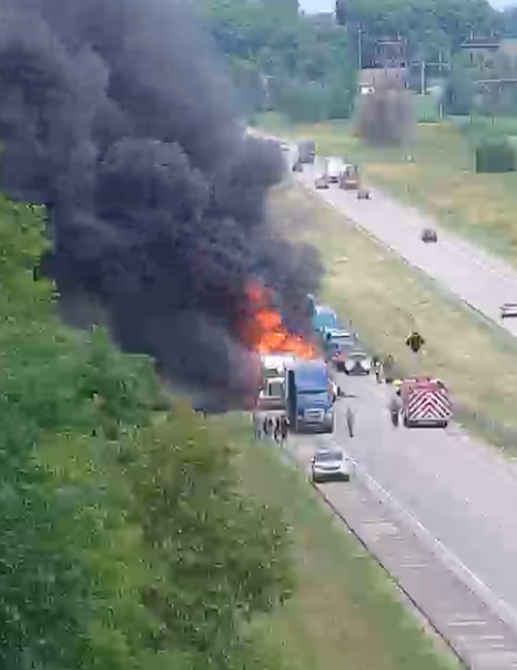 Fiery crash shuts down southbound I-35 | News | southernminn.com