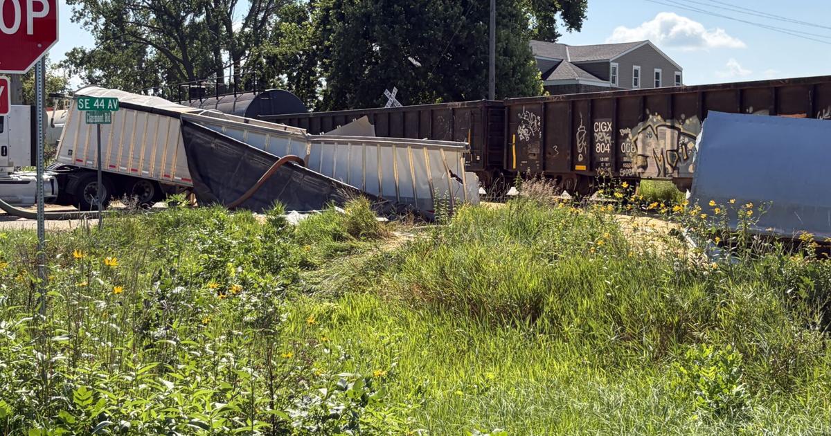 Train strikes tractor-trailer in Havana; no injuries