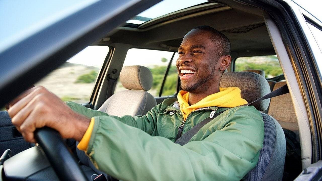 2025 Allstate America’s Best Drivers Report revela las ciudades más seguras y riesgosas para conducir