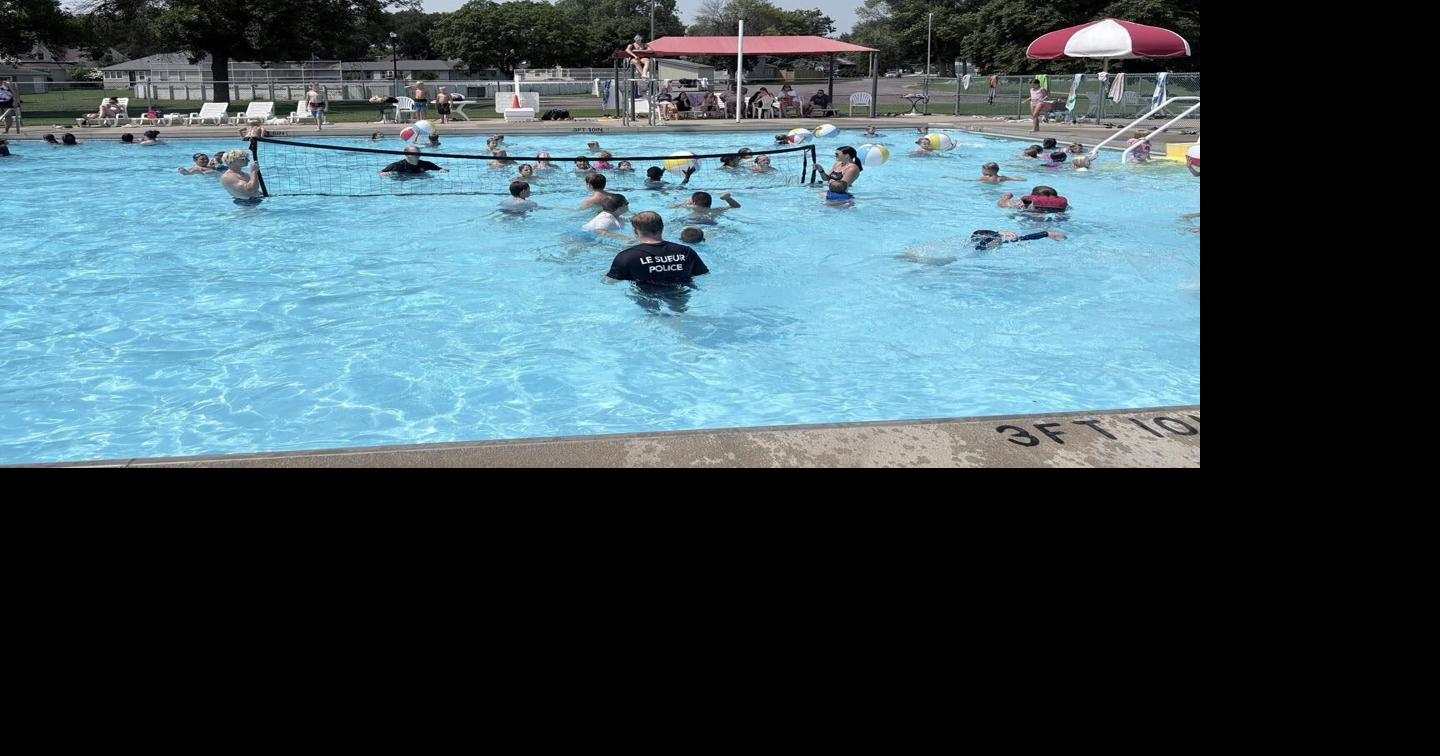 Le Sueur Police Department hosts pool party