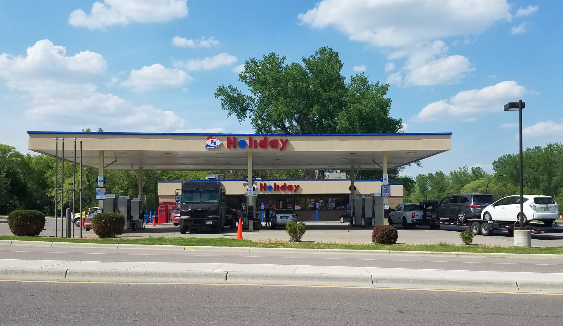 holiday gas station near me