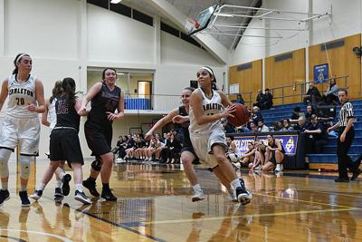 Carleton Women S Basketball Chavez Career Game Lifts Knights