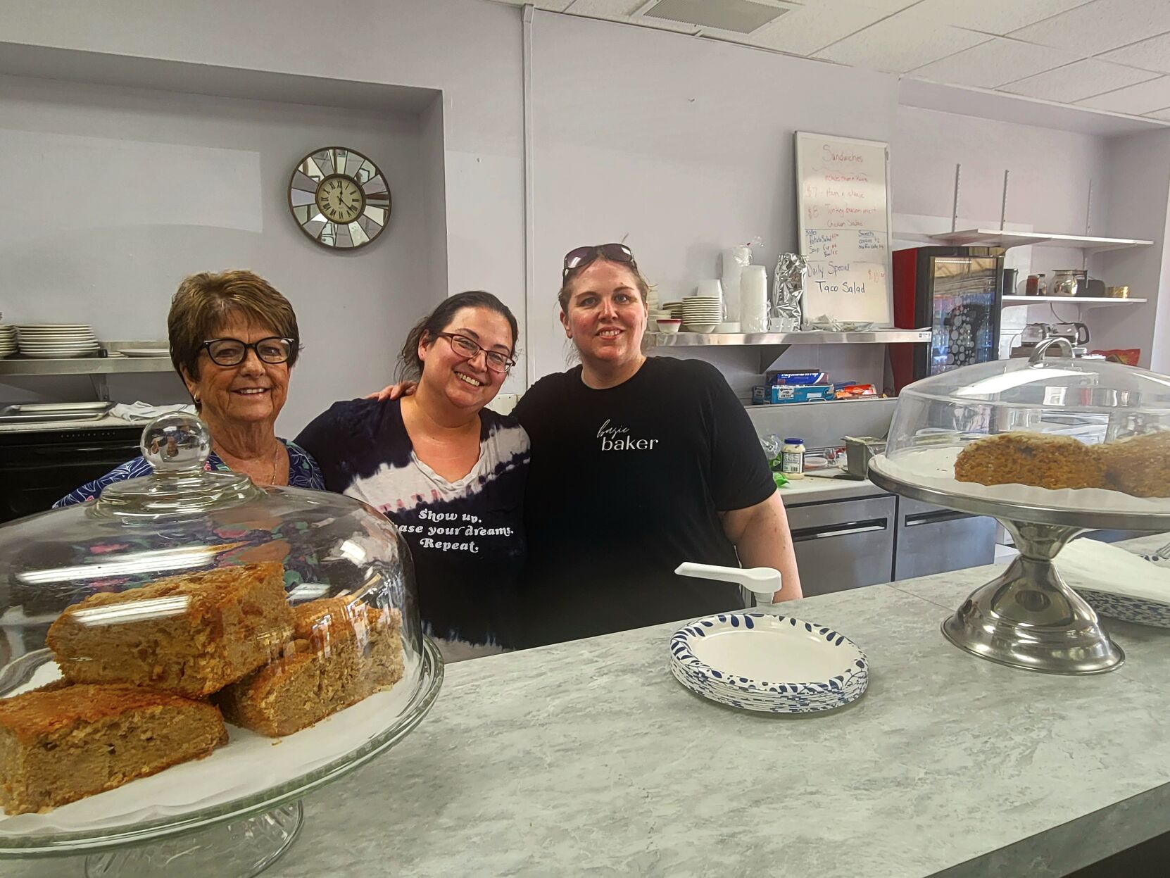 Sweet B's Bistro Brings Relaxed, Family-friendly Eats To Le Center ...