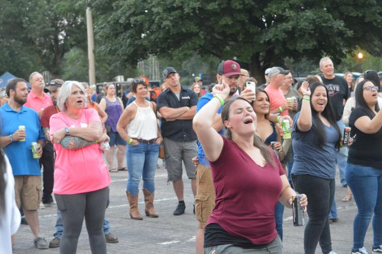 Le Sueur rocks out at Giant Days Kickoff News