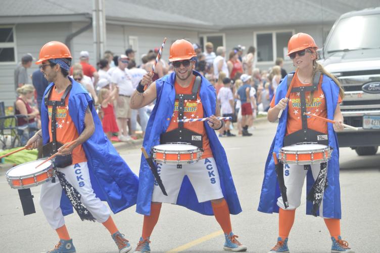 PHOTOS Hundreds flock to Elysian for flagwaving Fourth of July News