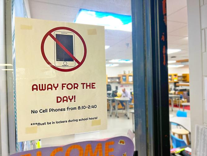 Middle schoolers report to be thriving with 'no phone' policy | News ...