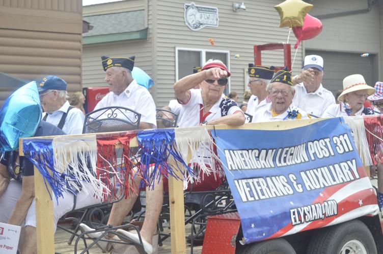 PHOTOS Hundreds flock to Elysian for flagwaving Fourth of July News