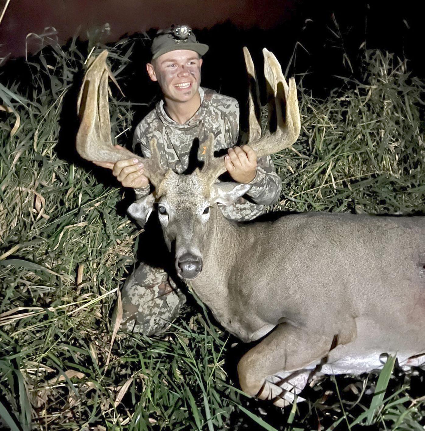 Mn State Record Whitetail Deer: Breaking Historical Records