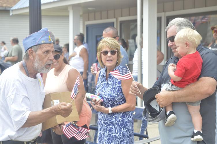PHOTOS Hundreds flock to Elysian for flagwaving Fourth of July News