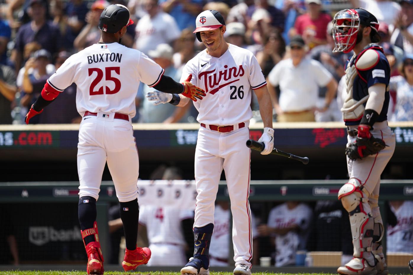 Twins first complete-game shutout in 5 years, 6-0 over Sox