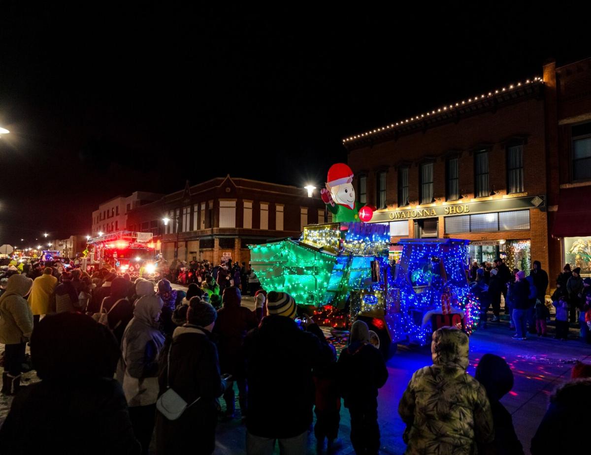 Holiday Lighted Parade Owatonna Scene