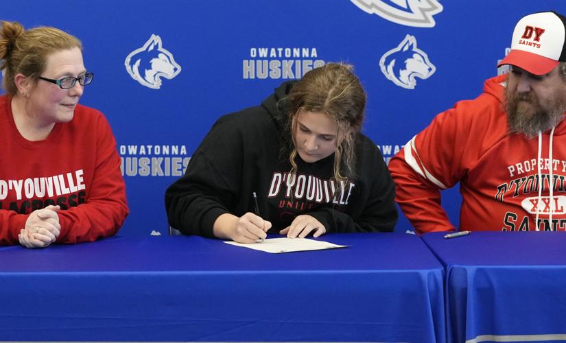 NATIONAL SIGNING DAY Huskies have 9 athletes sign for 6 college sports