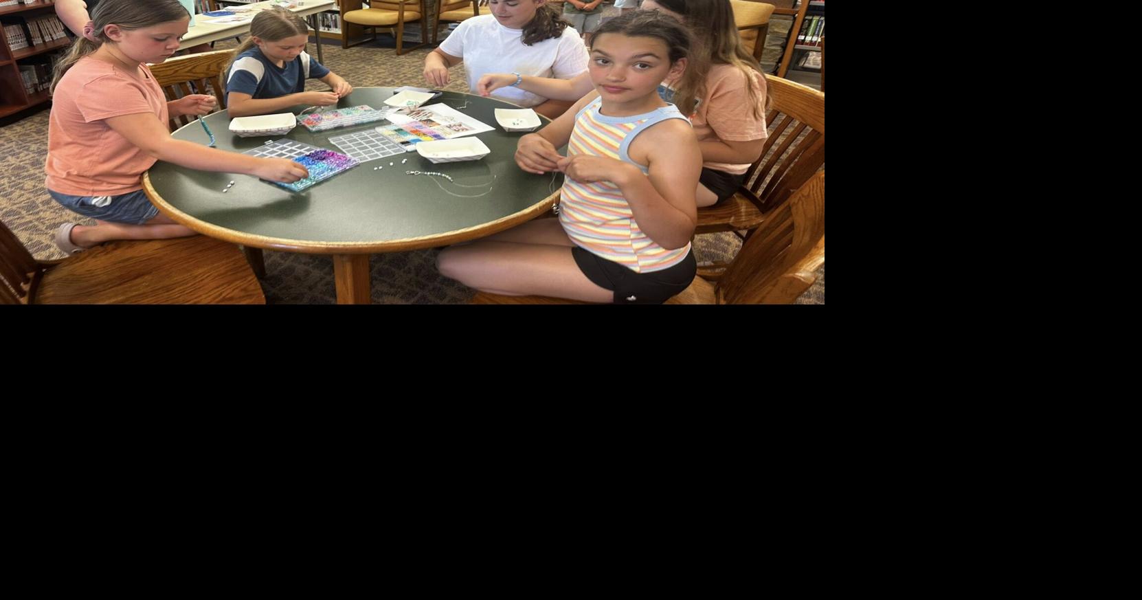 Kids make friendship bracelets at Le Sueur Library | Community ...