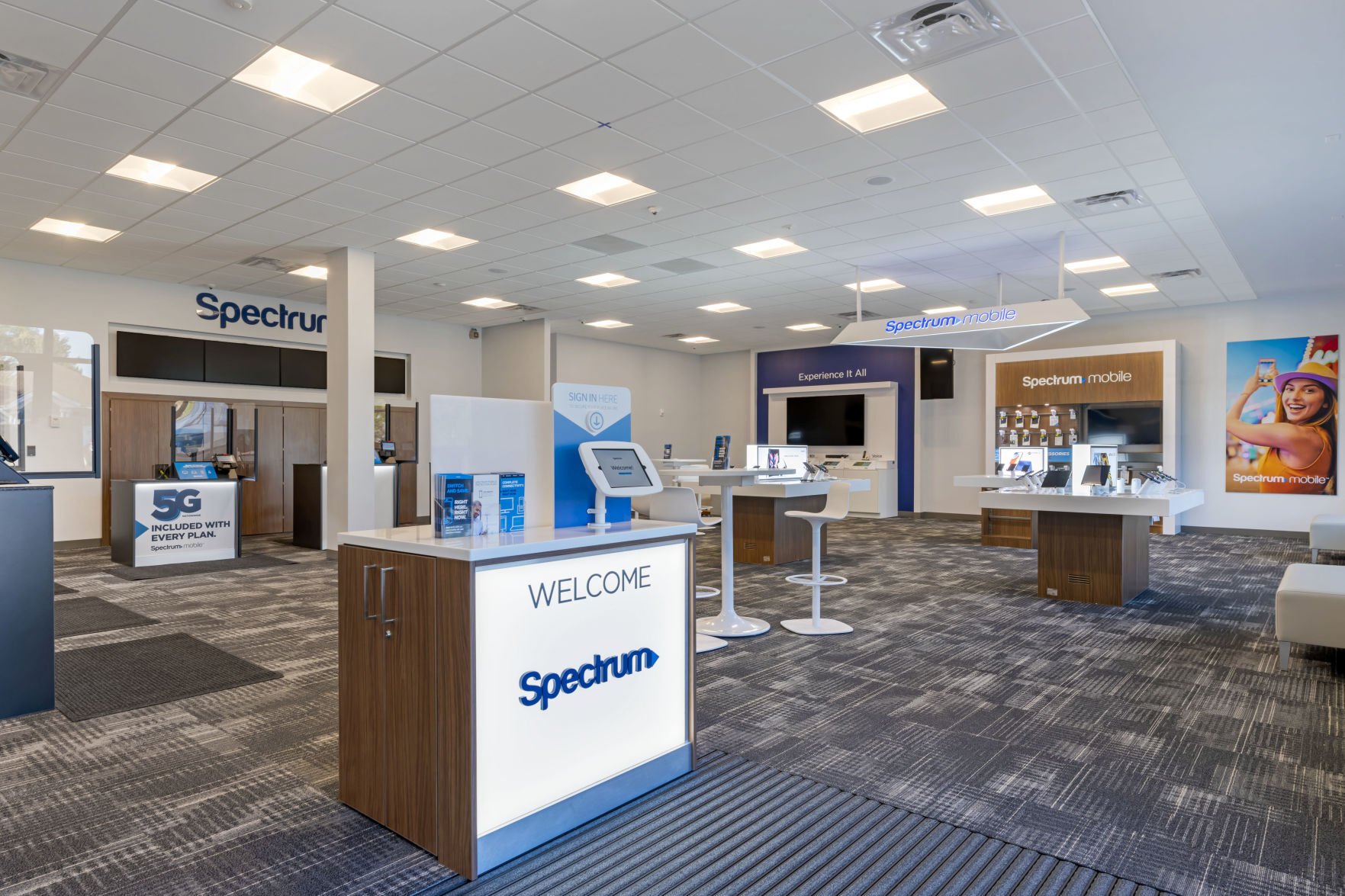 New Spectrum store opens in Owatonna Business southernminn