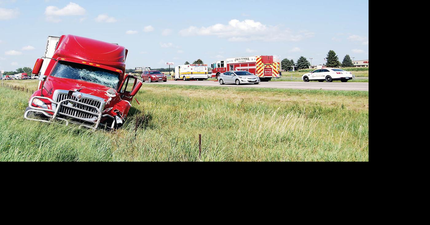 Update: Injuries reported in Interstate 35 crash involving semi truck ...