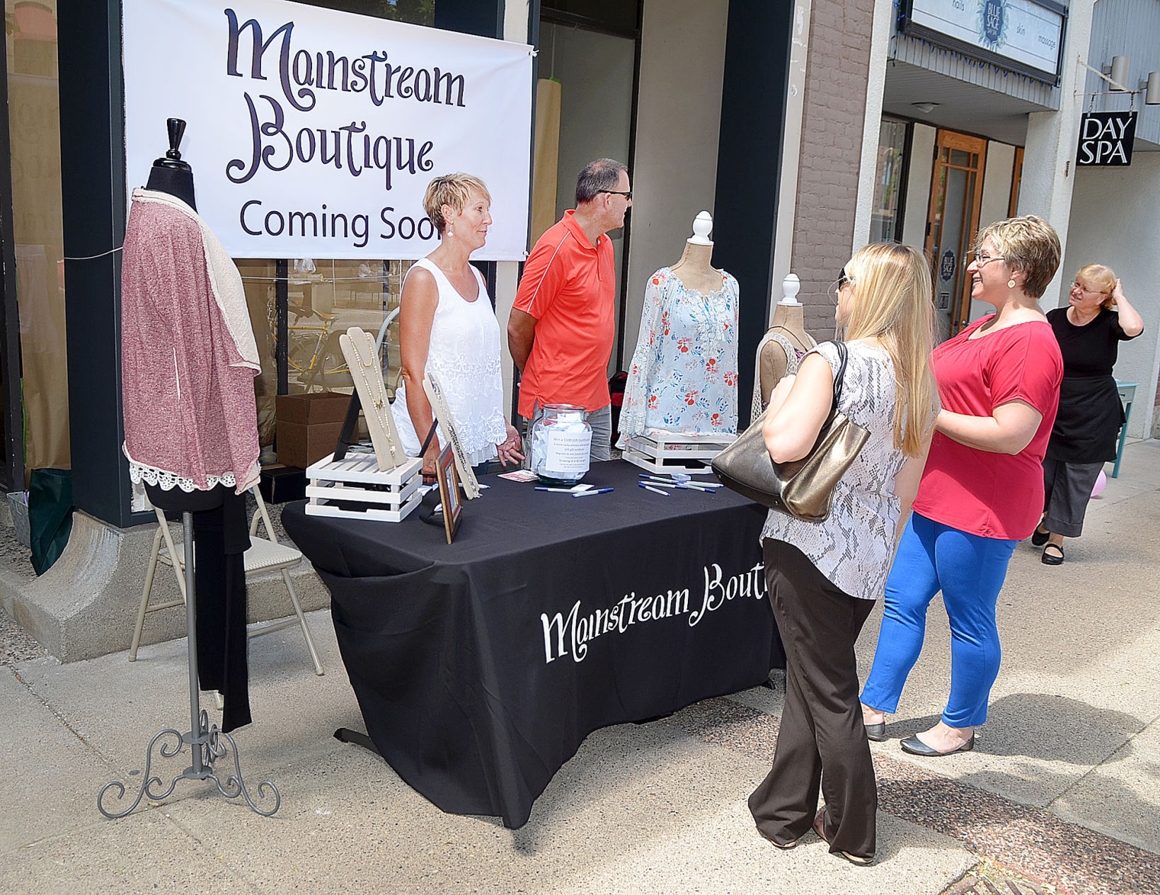 Downtown Northfield to see new Mainstream Boutique by fall