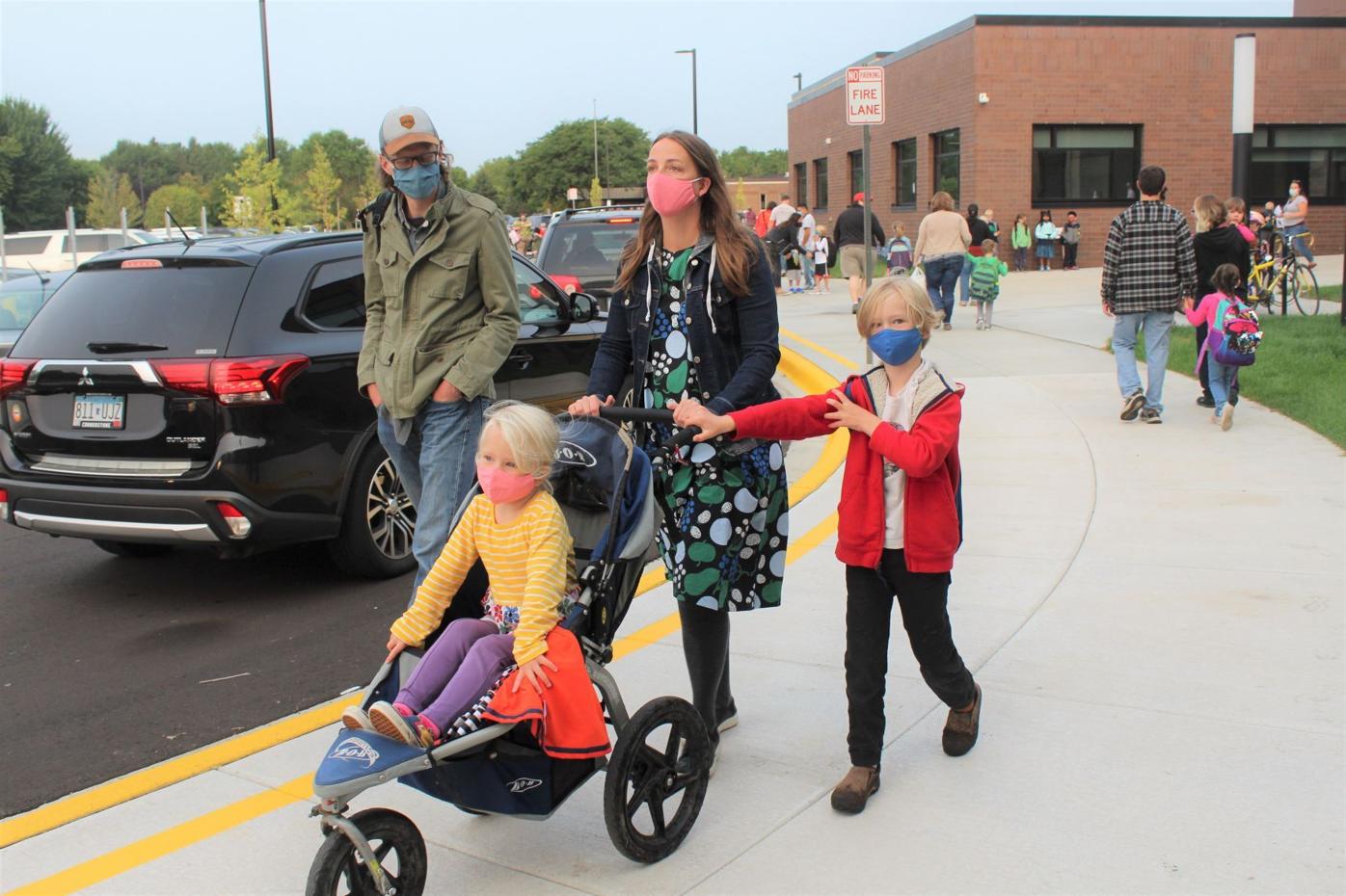 GALLERY Curtain opens on school year, Greenvale Park Elementary News