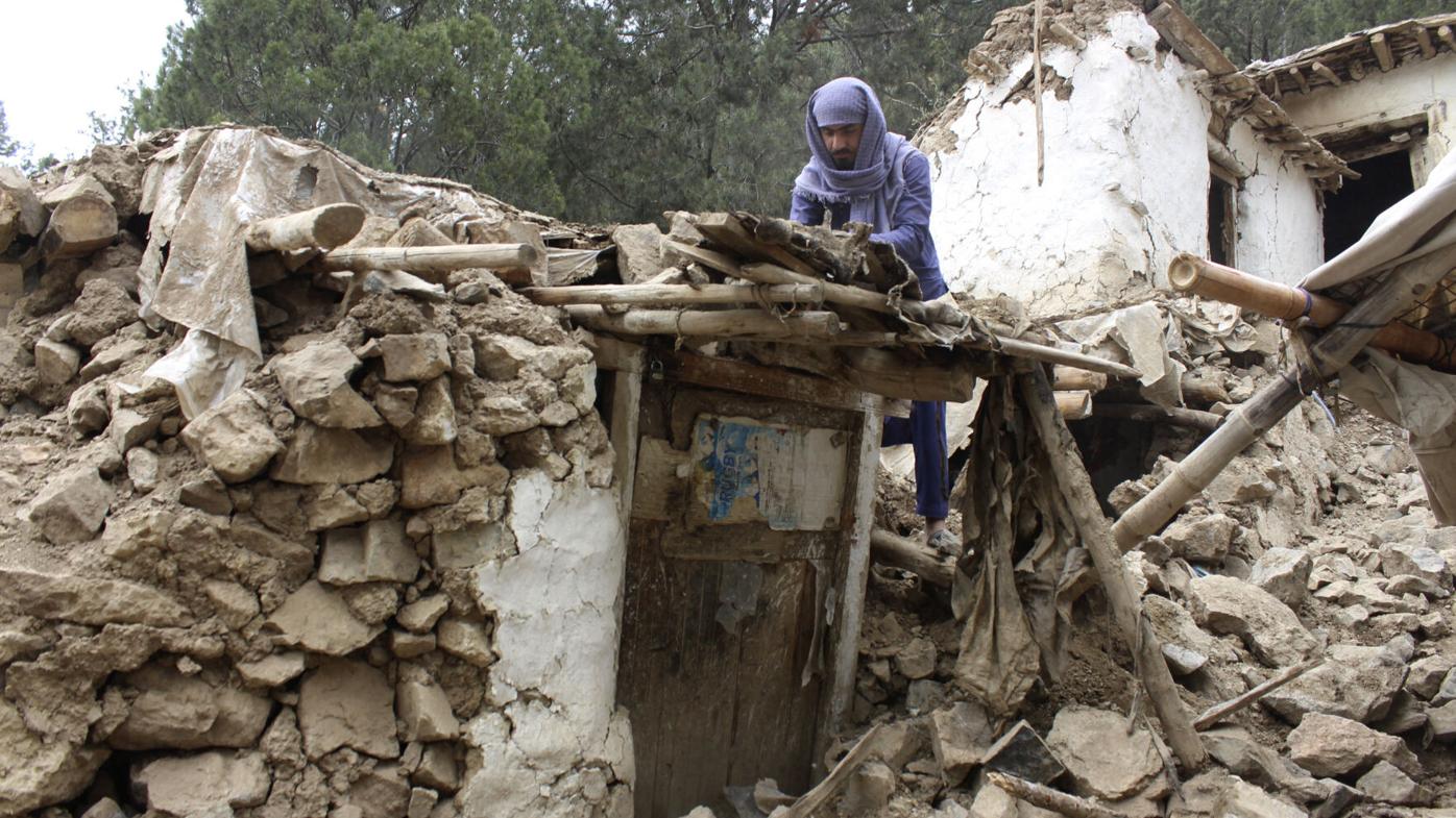 Afghanistan quake kills 1,000 people