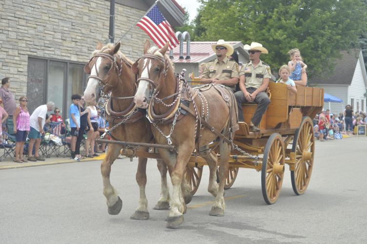 PHOTOS Hundreds flock to Elysian for flagwaving Fourth of July News